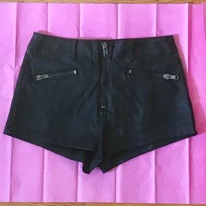 Black "hot pants" shorts - Divided/H & M